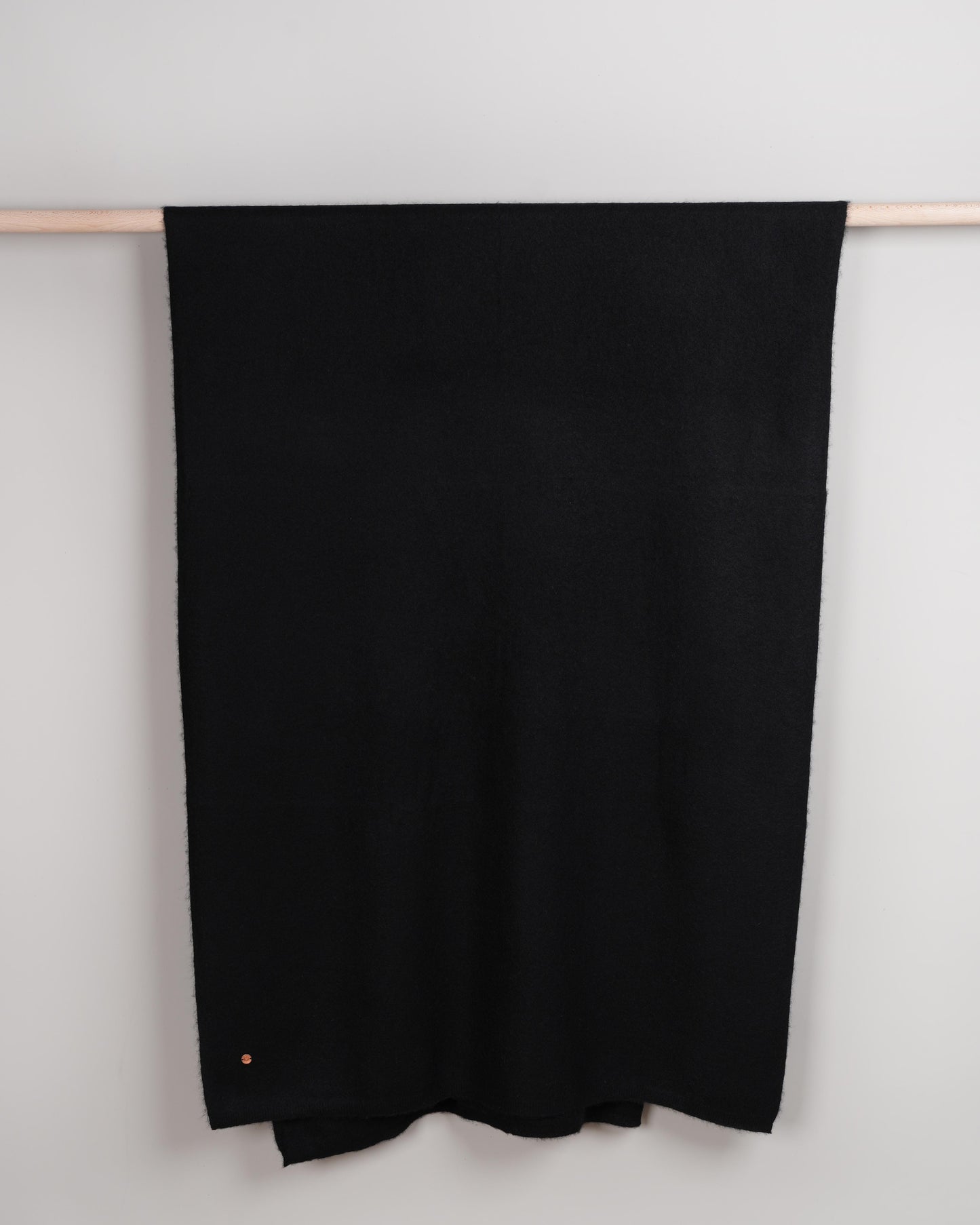 Strickschal Thakani black