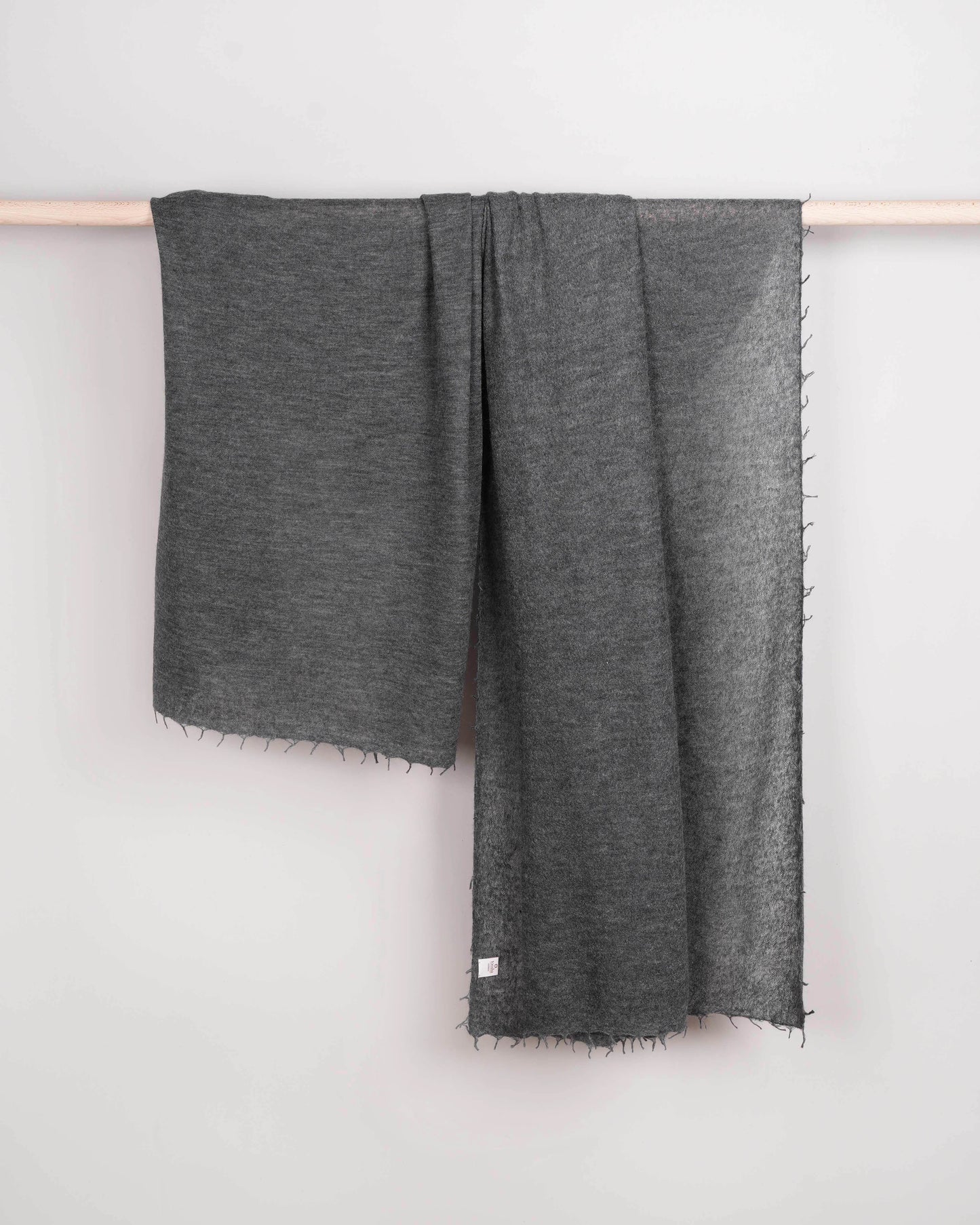 Kuma Pashmina charcoal melange