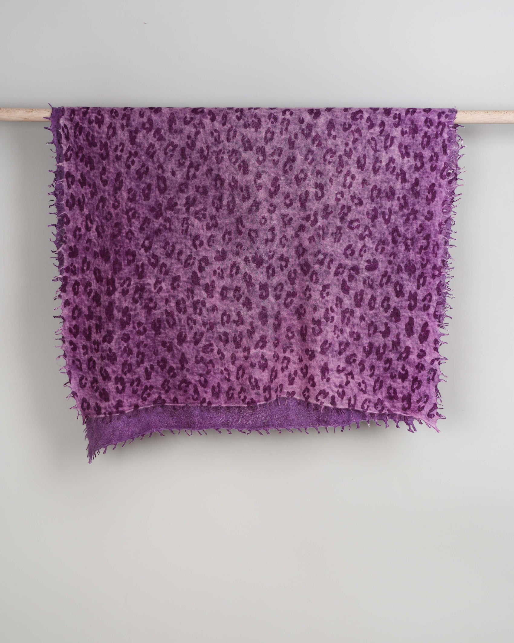 Leopard Pashmina Bright Violet