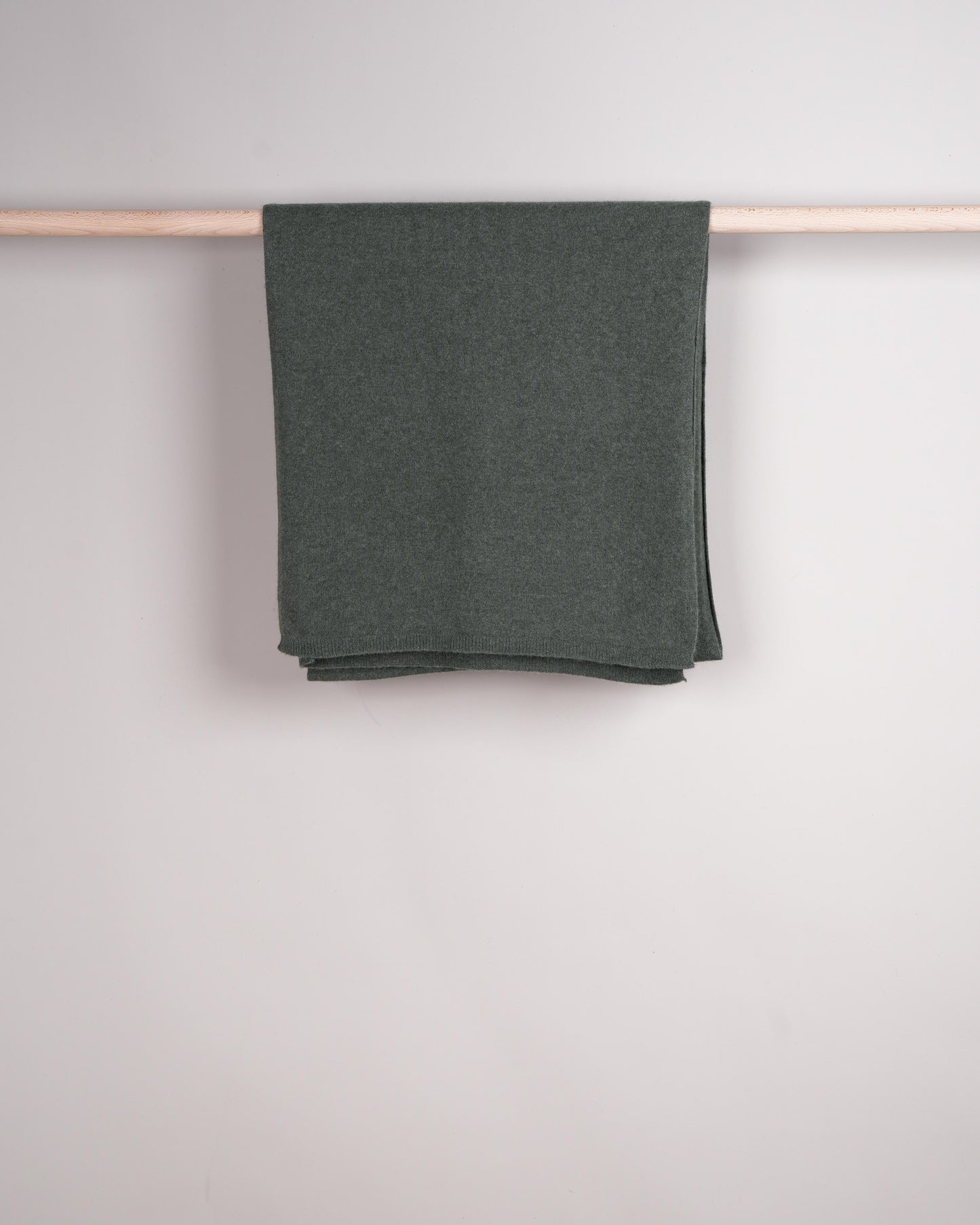 Mori Strickschal Military Olive