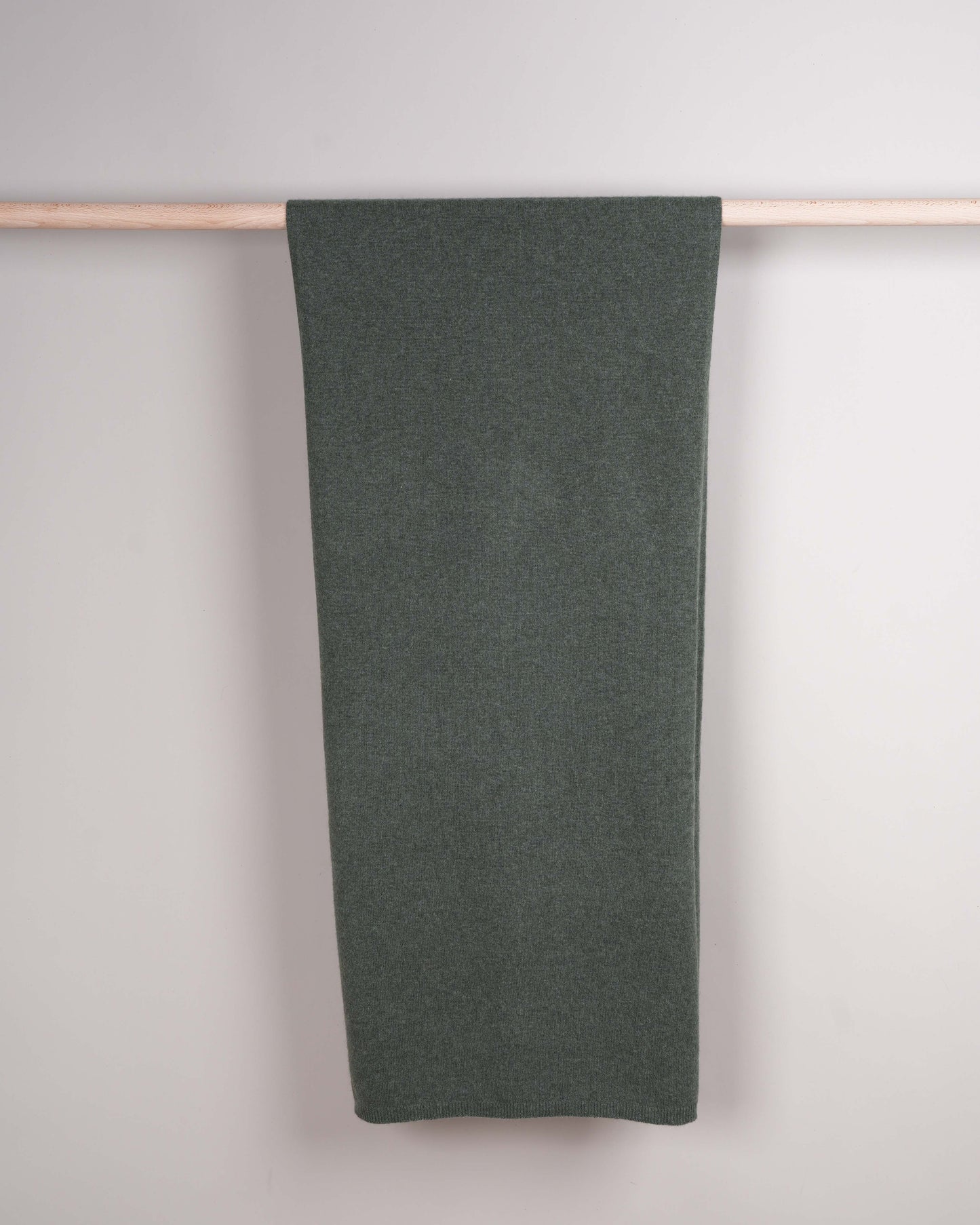 Mori Strickschal Military Olive