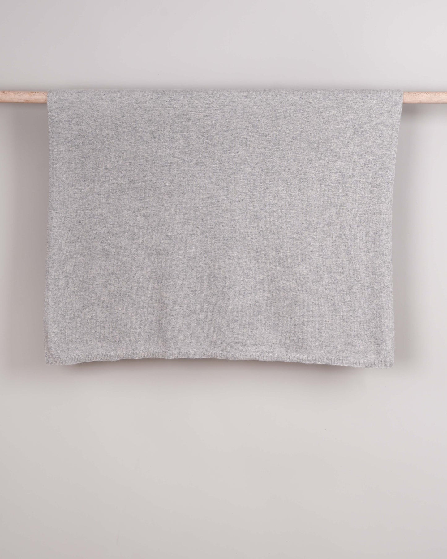 Mori Strickstola Light Gray