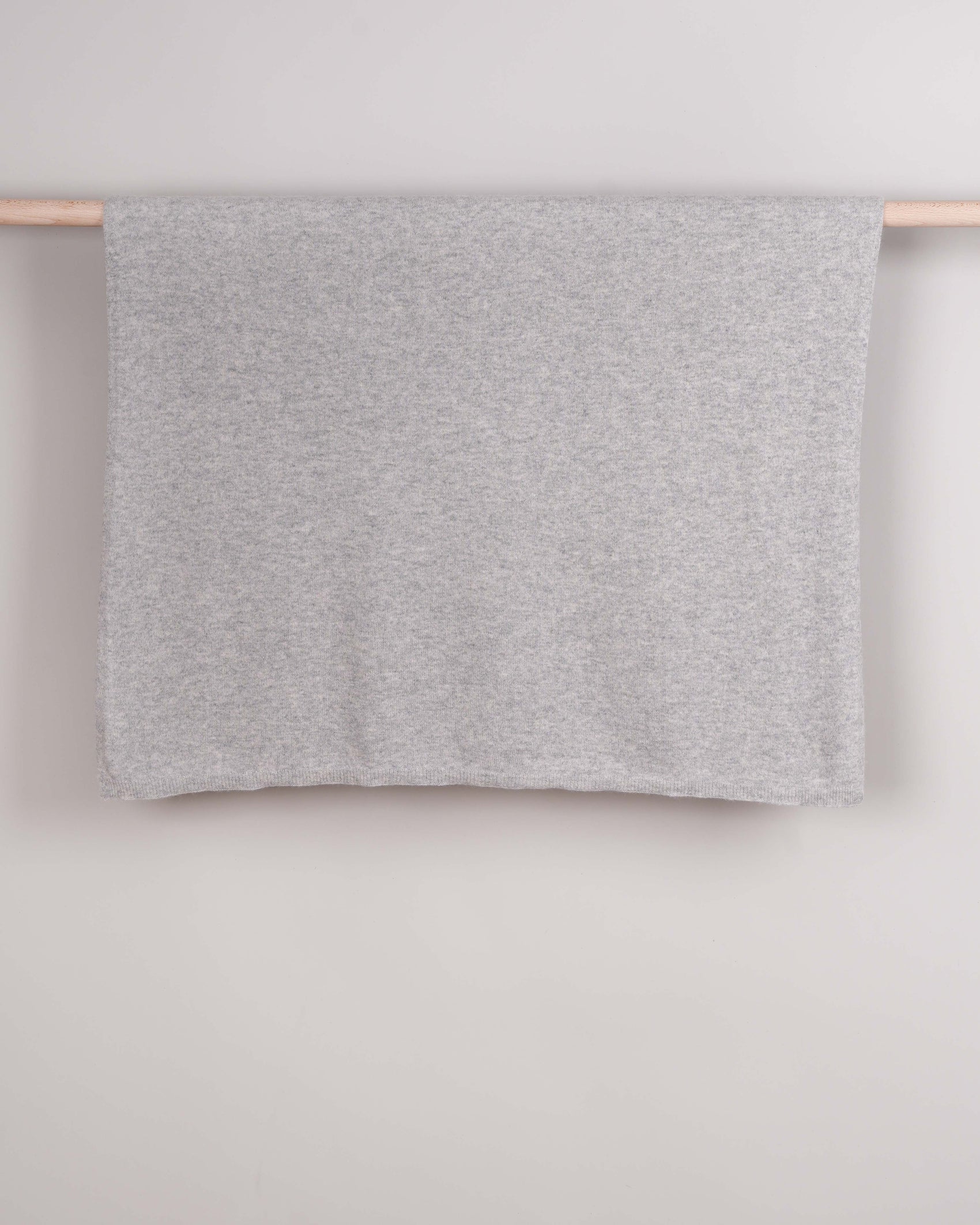 Mori Strickstola Light Gray