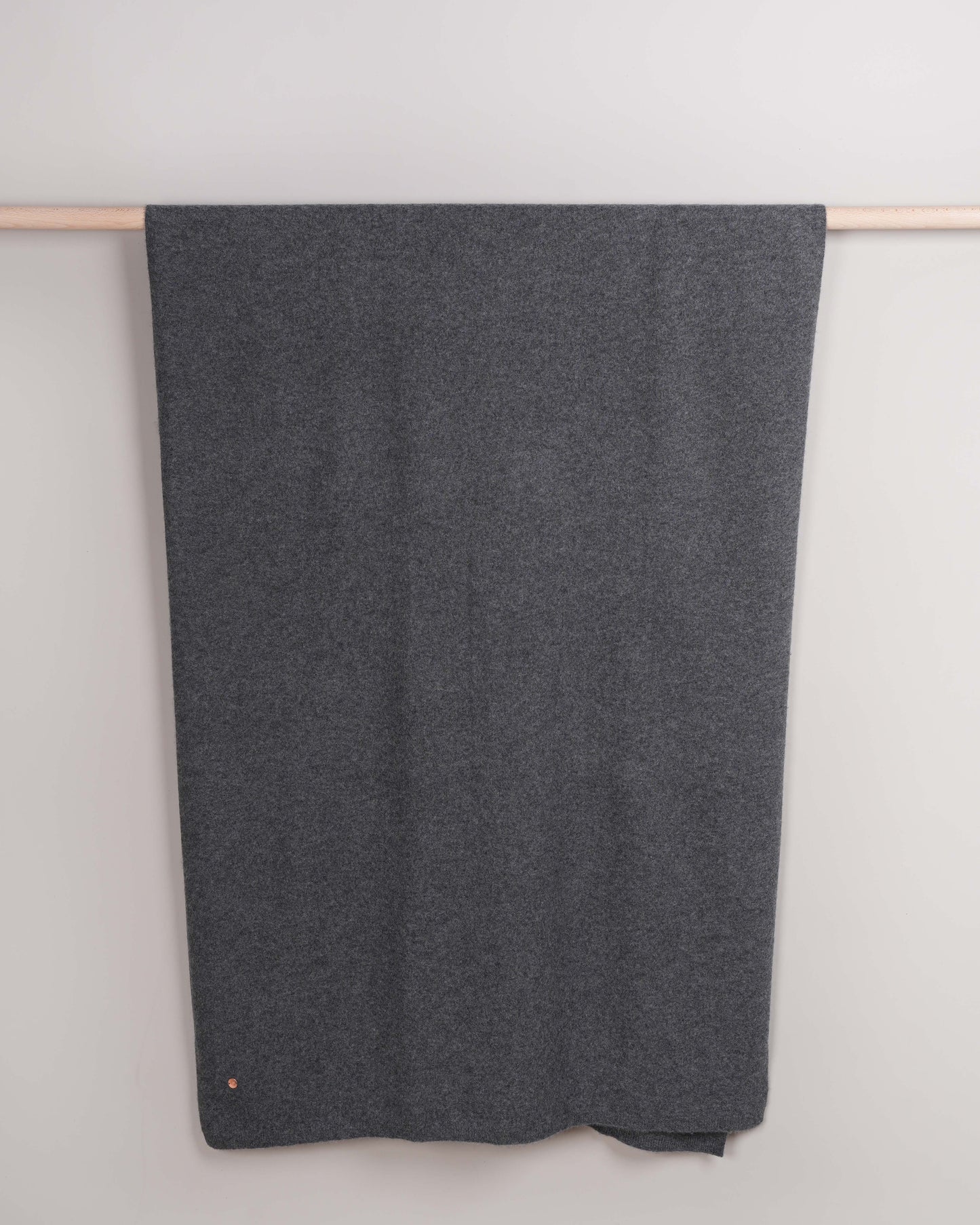 Strickschal Thakani charcoal grey