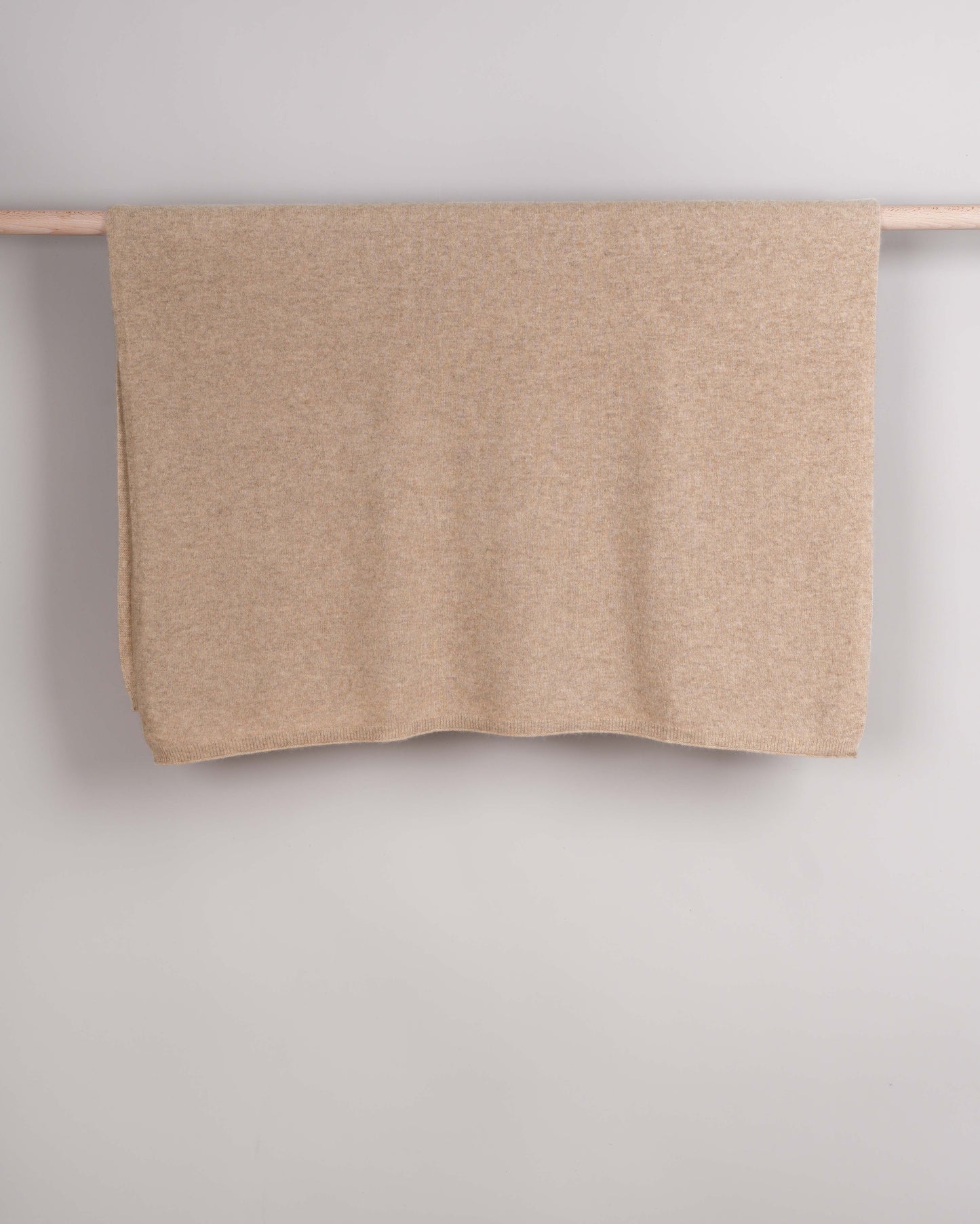 Mori Strickstola Natural Gray