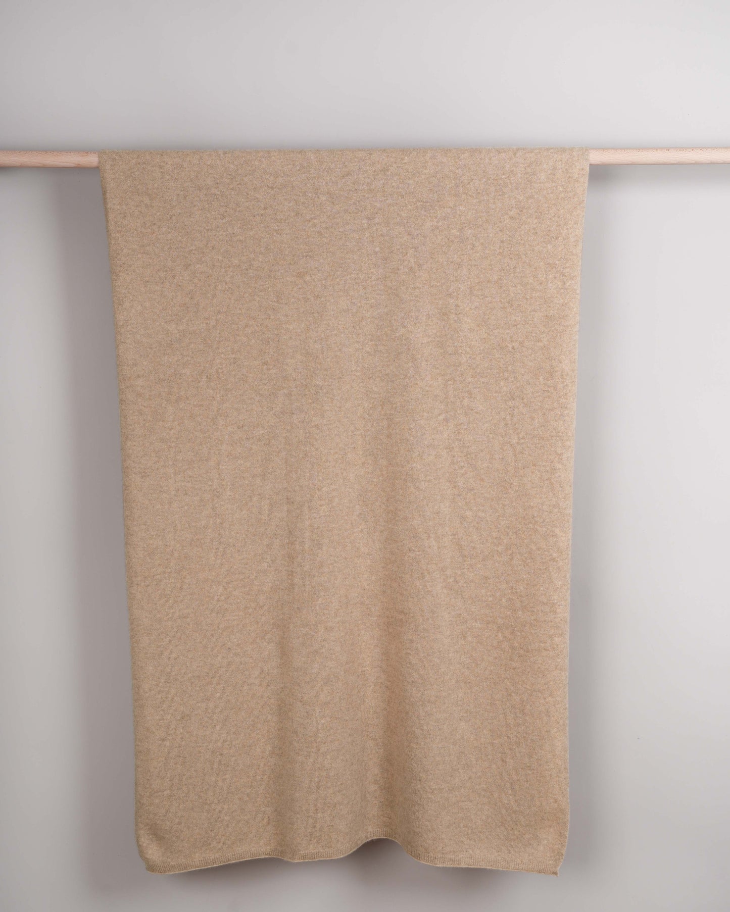 Mori Strickstola Natural Gray